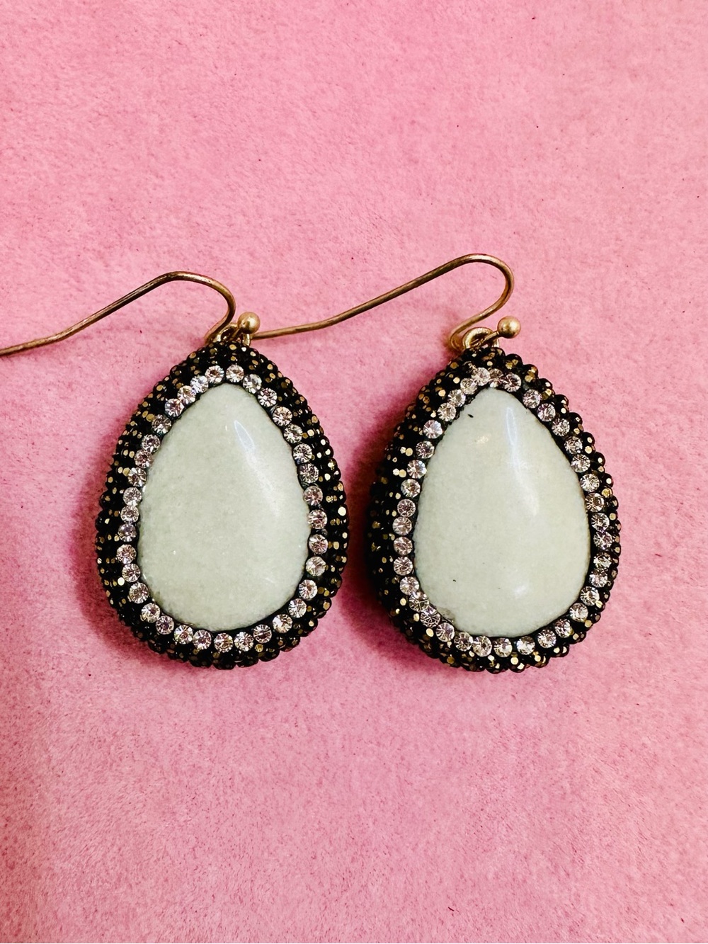 NWT Pale Green Stone Rhinestone Teardrop Dangle Earrings